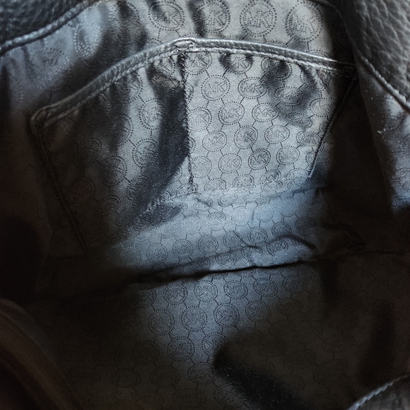 Michael Kors Chain-Link Leather Tote - Picture 9 of 16